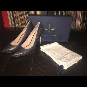 COPY - Pour La Victoire Celestedl Pump in Navy. WORN ONCE